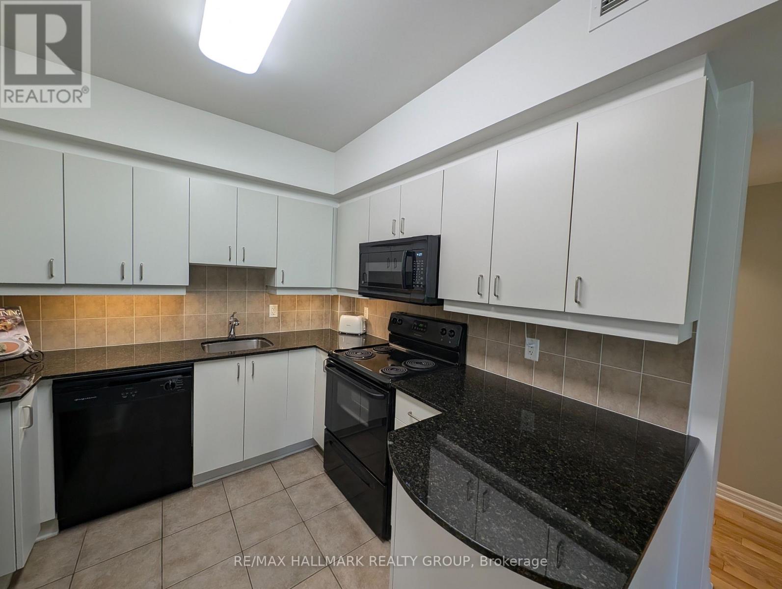 405 - 445 Laurier Avenue W