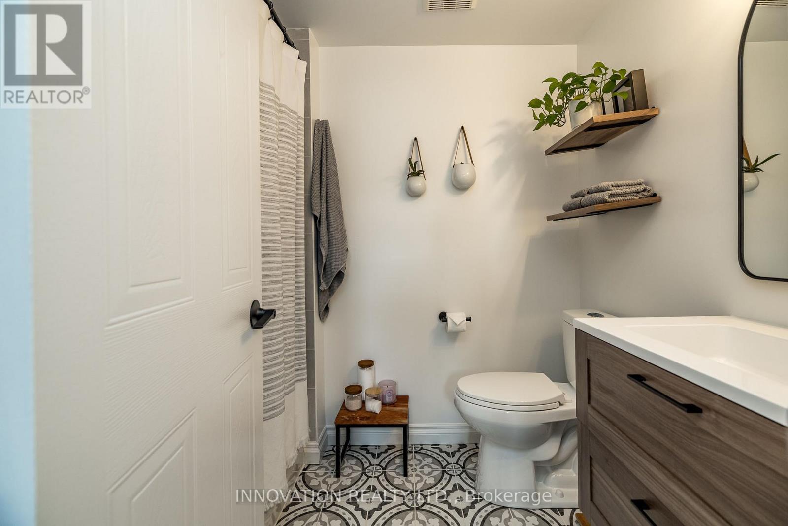 452 Hillsboro Private