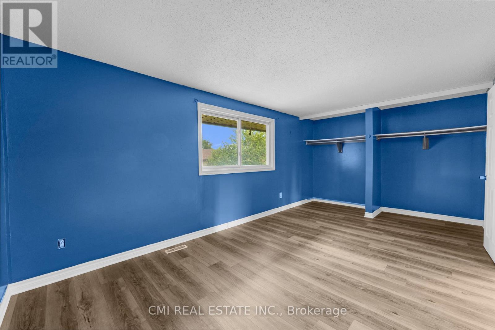 99 - 2570 Southvale Crescent