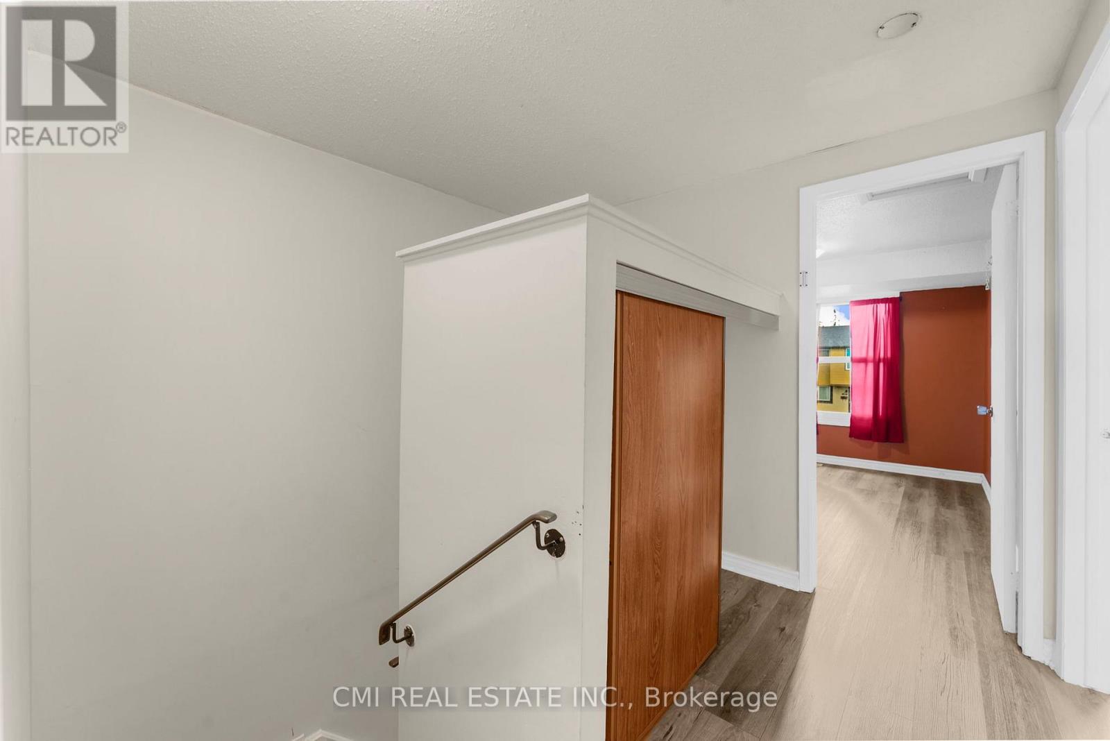 99 - 2570 Southvale Crescent