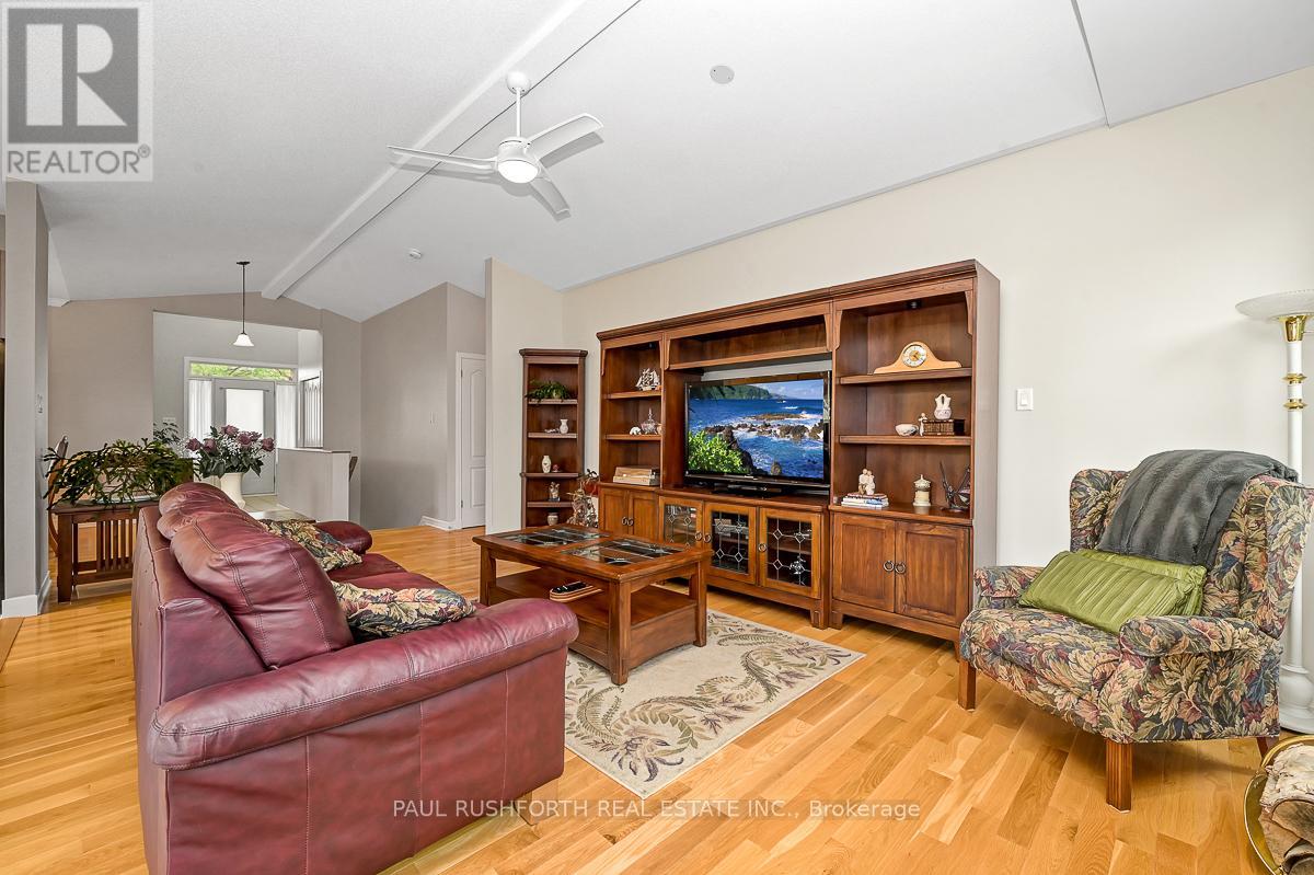 48 Greenhaven Crescent