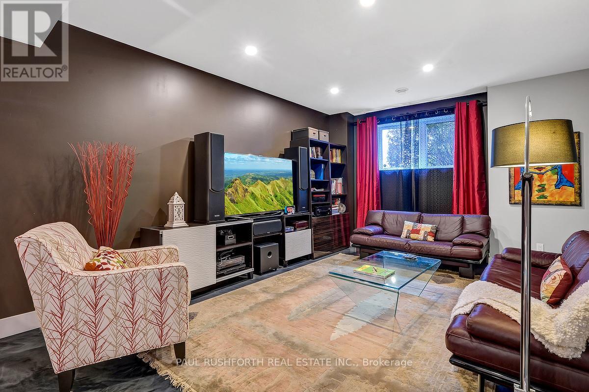 2189 Onyx Street