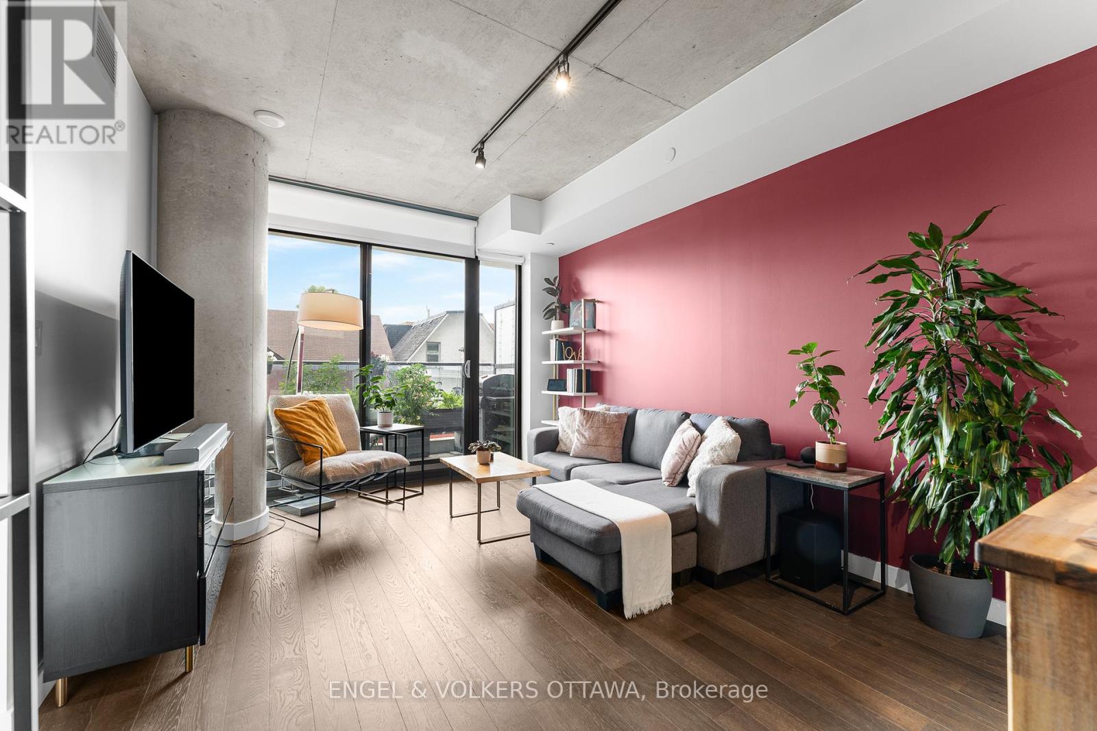 303 - 224 Lyon Street