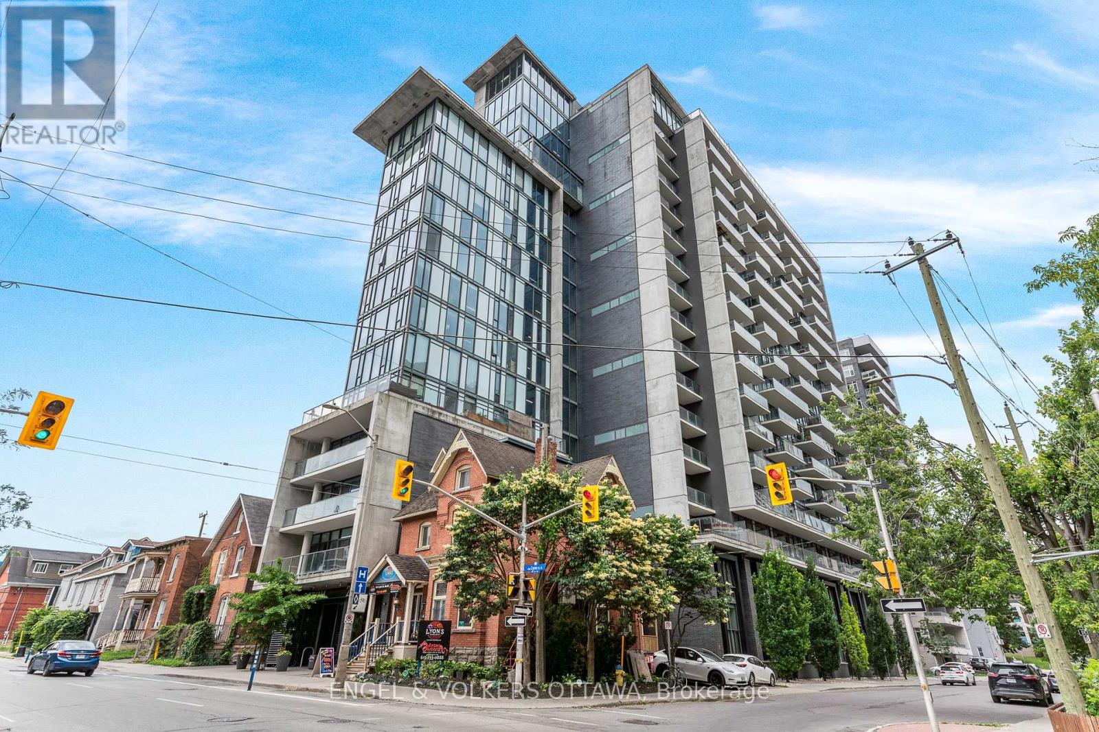 303 - 224 Lyon Street