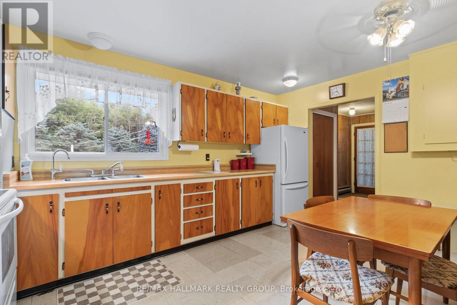 5542 Algonquin Road