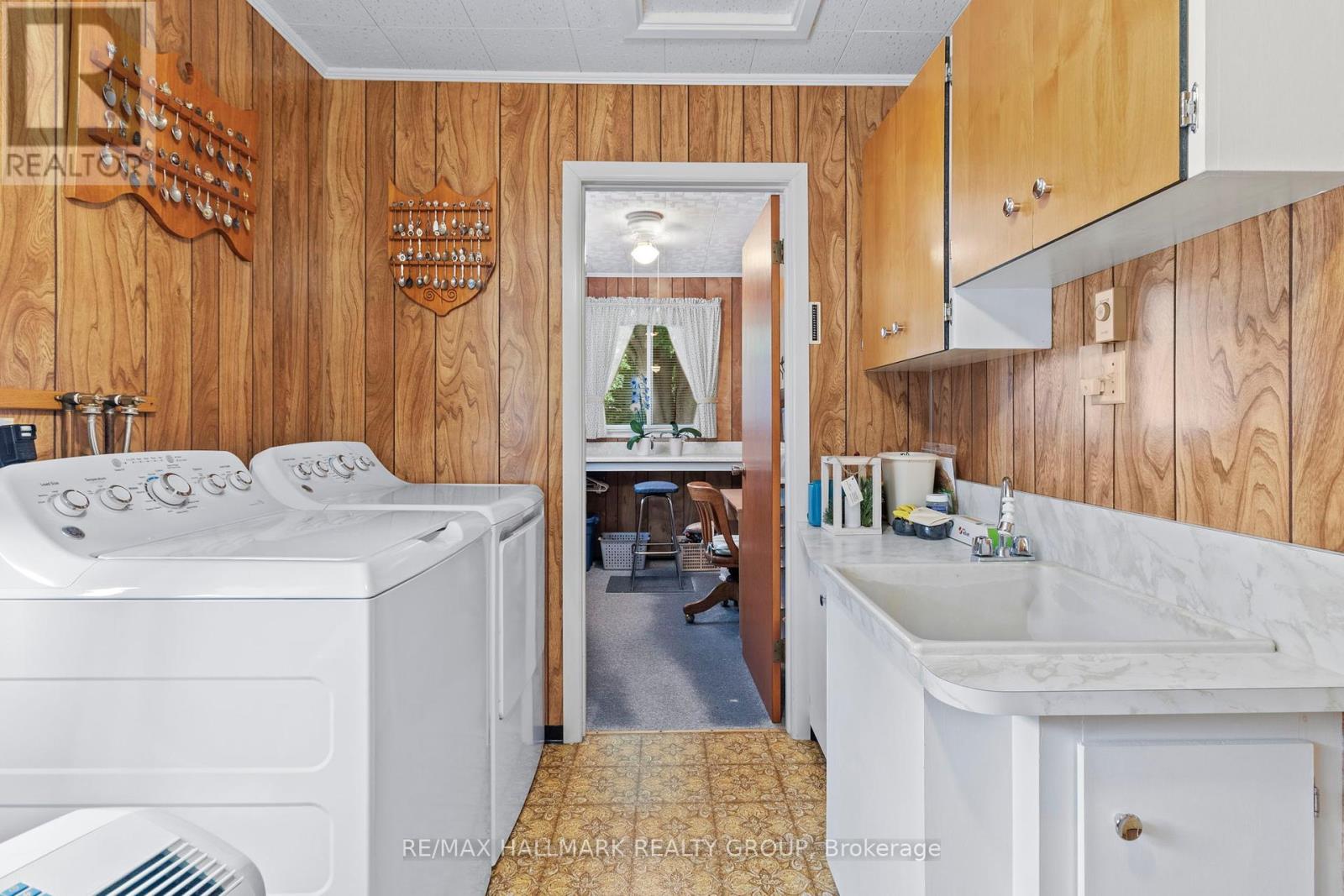 5542 Algonquin Road