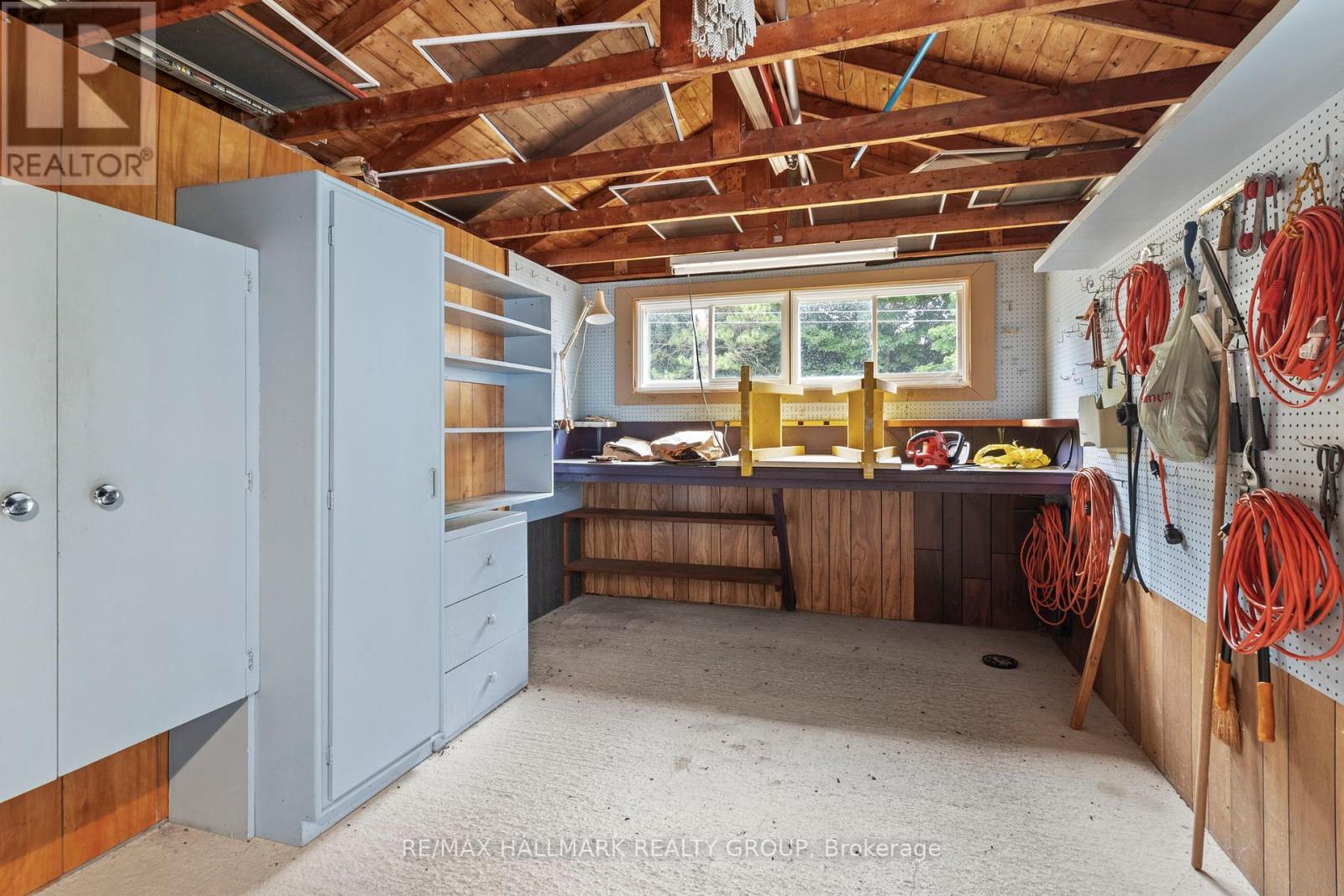 5542 Algonquin Road