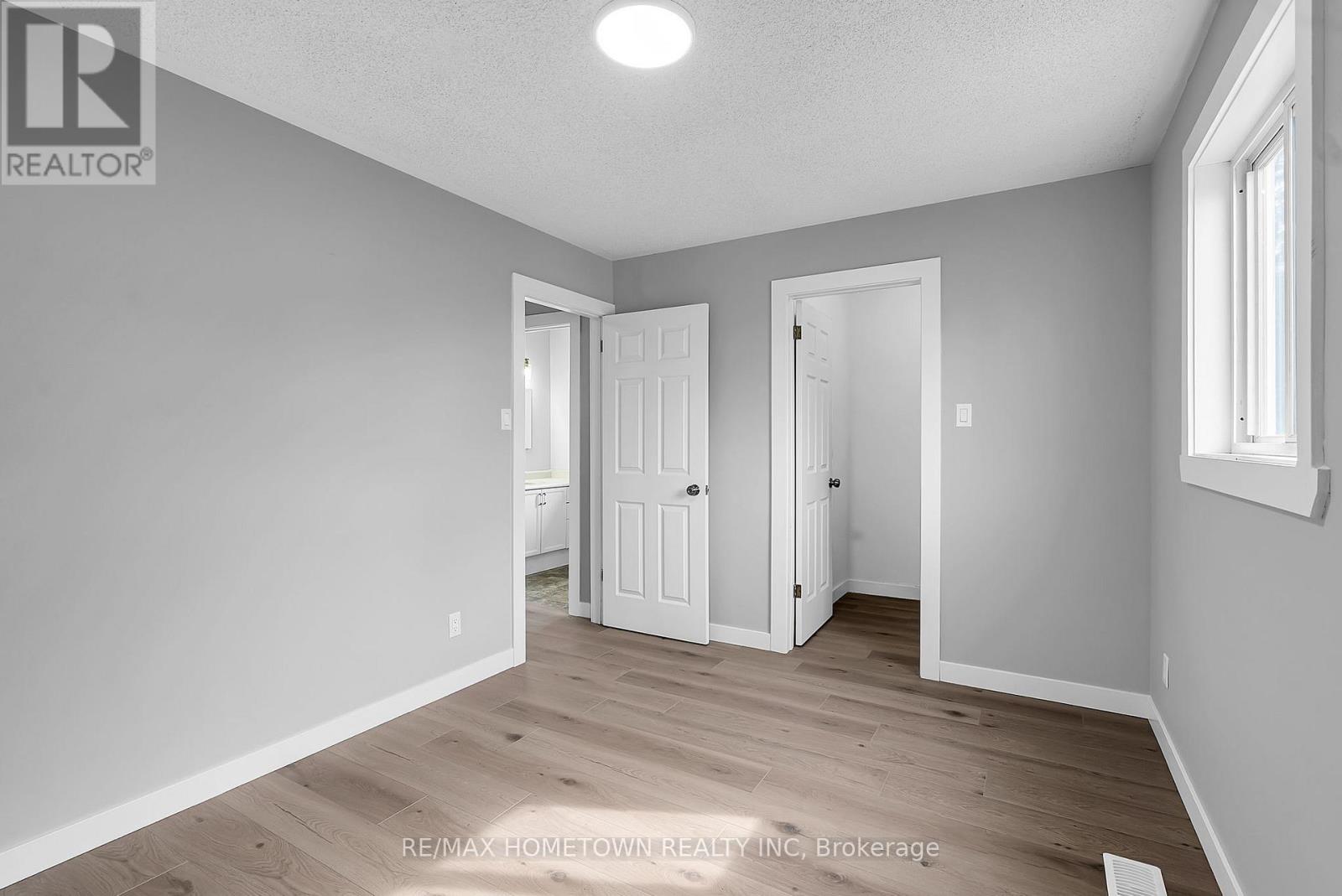 35 Hustler Crescent