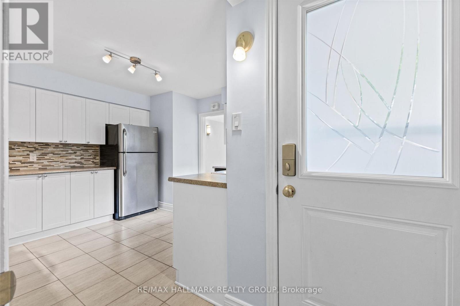 1217 Willowdale Avenue, Unit 1215