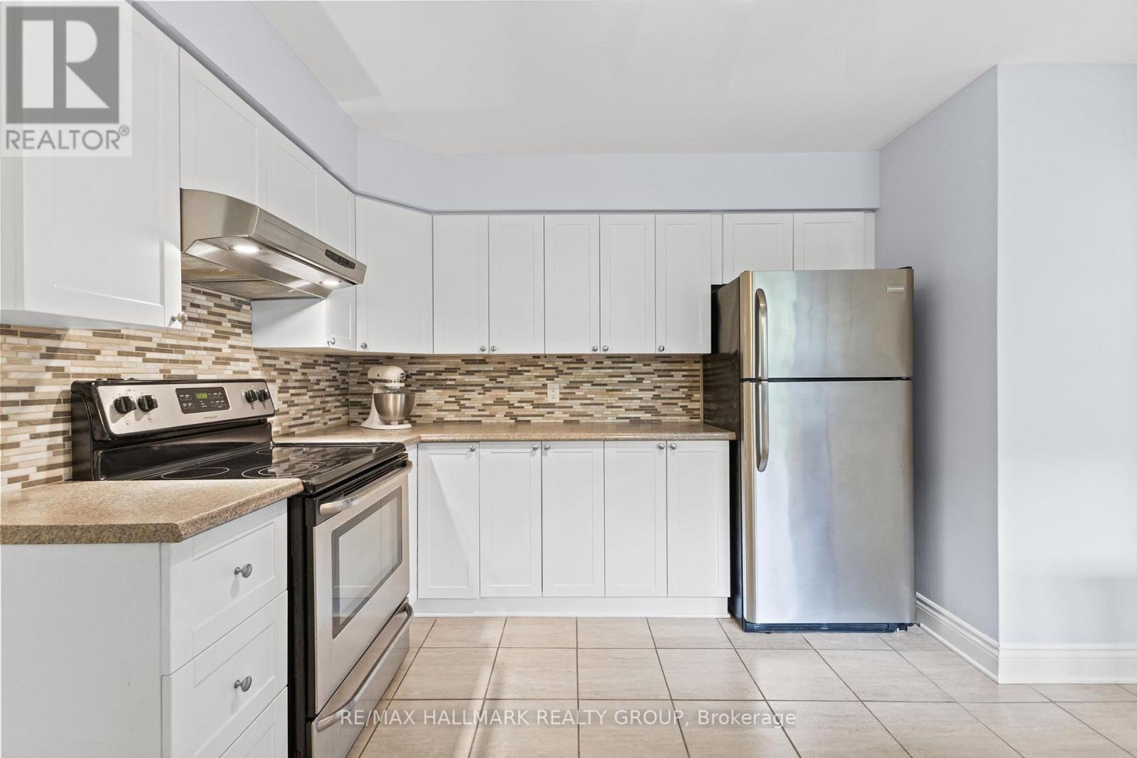 1217 Willowdale Avenue, Unit 1215