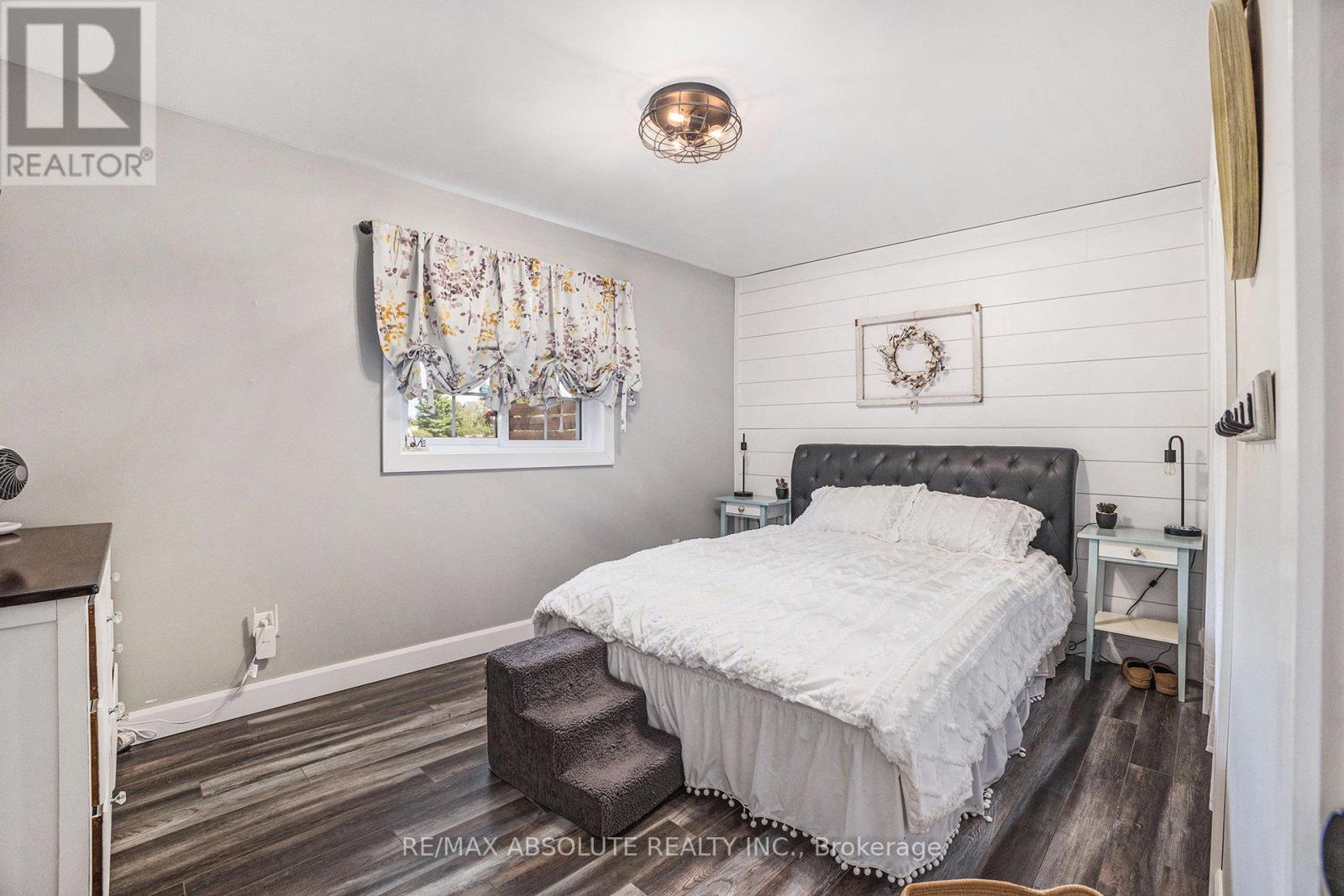 1494 Mclachlan Road