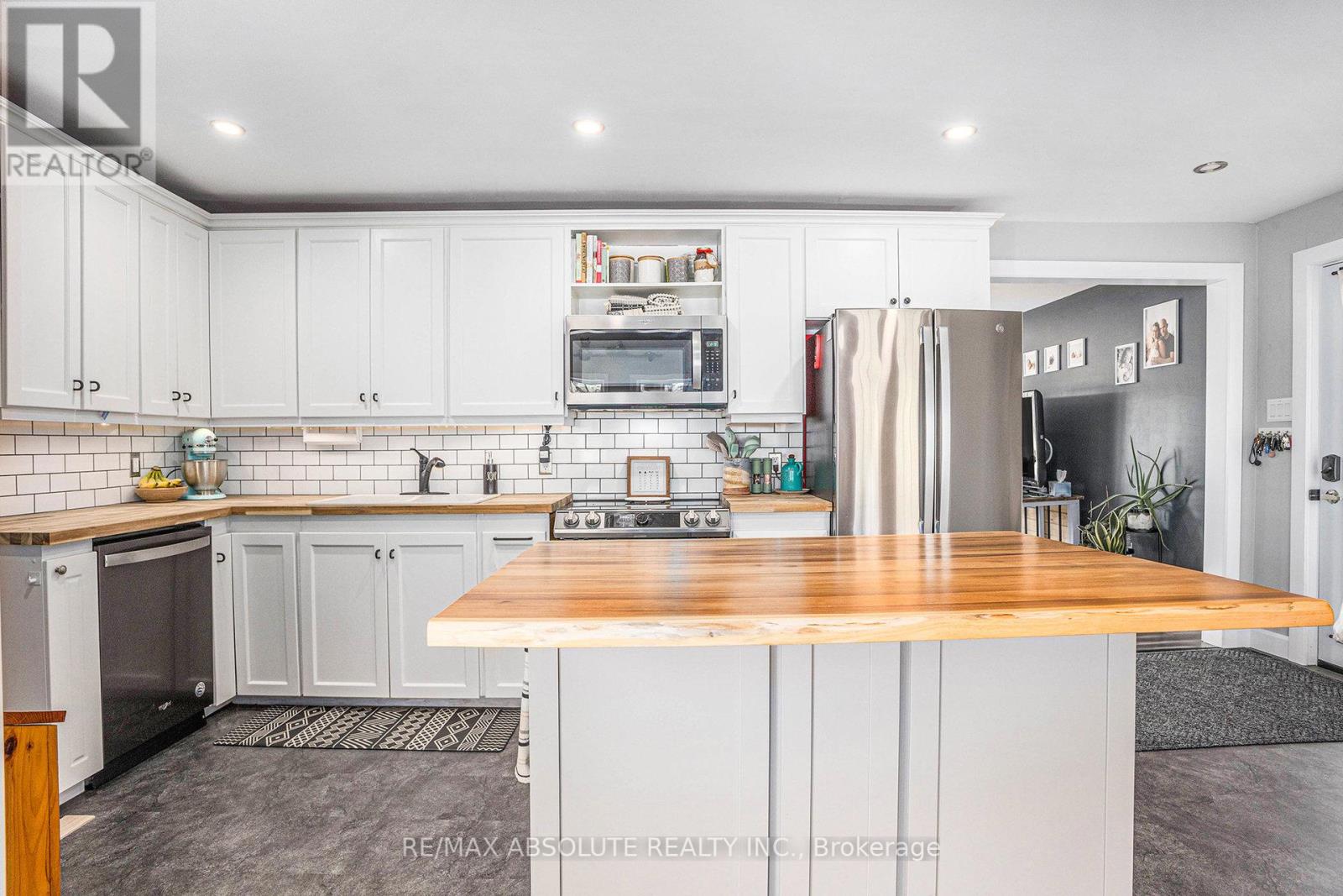 1494 Mclachlan Road