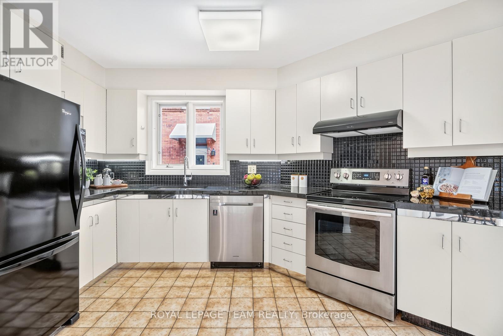 9 - 292 Laurier Avenue
