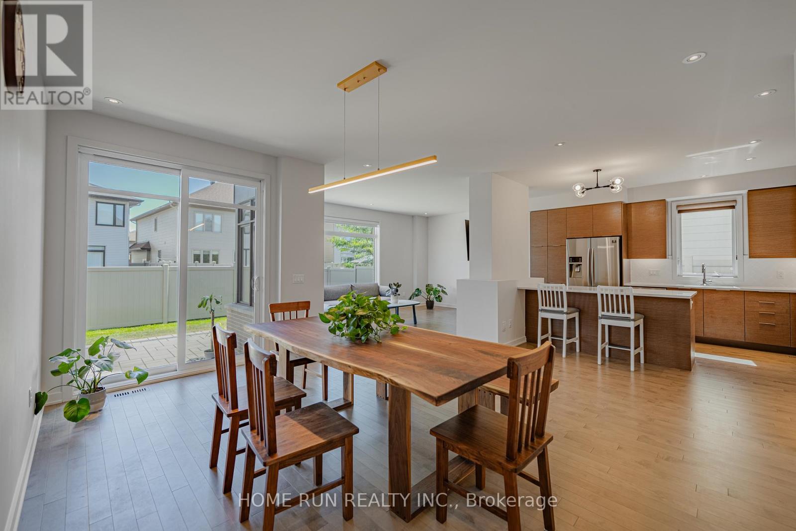 899 Ralph Hennessy Avenue