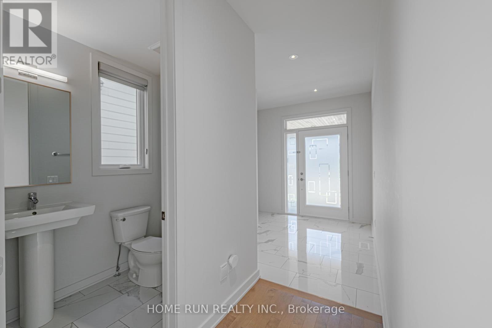 899 Ralph Hennessy Avenue