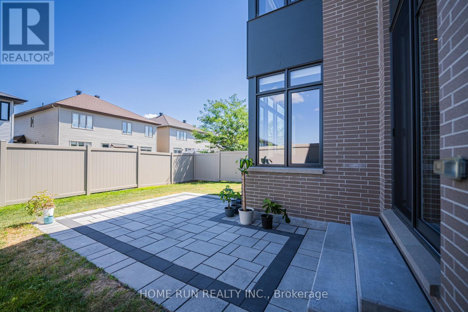 899 Ralph Hennessy Avenue