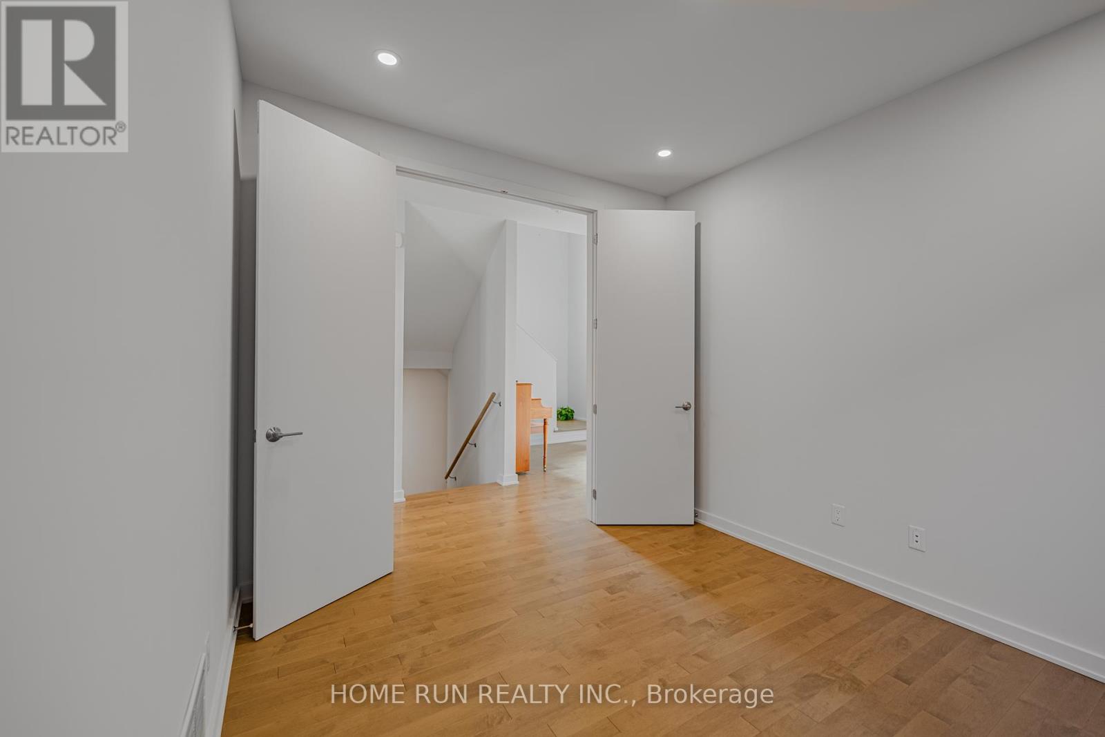 899 Ralph Hennessy Avenue