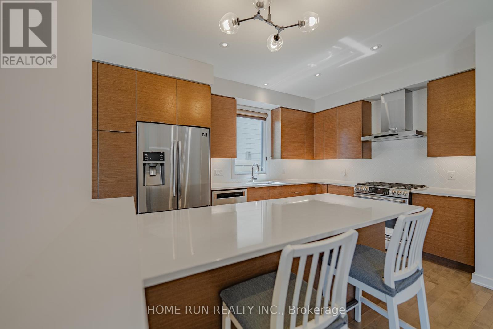 899 Ralph Hennessy Avenue