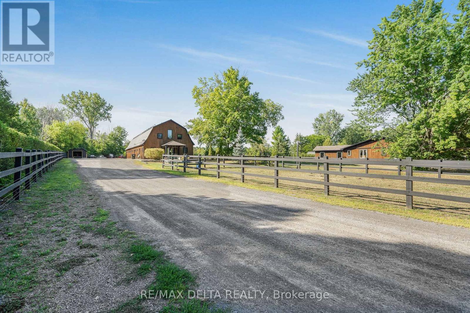 455 Front Road W