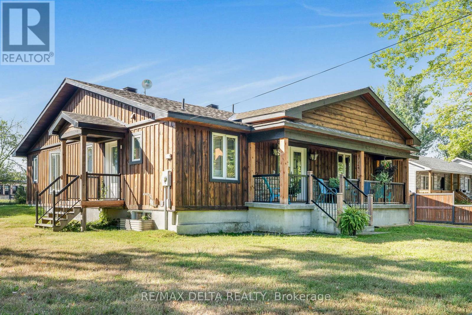 455 Front Road W