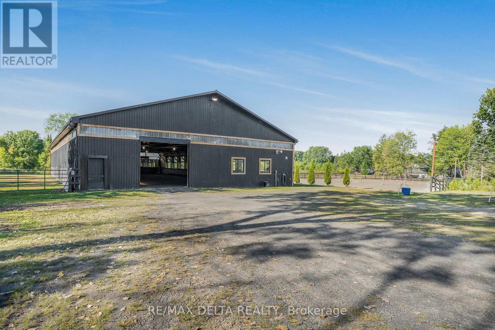 455 Front Road W