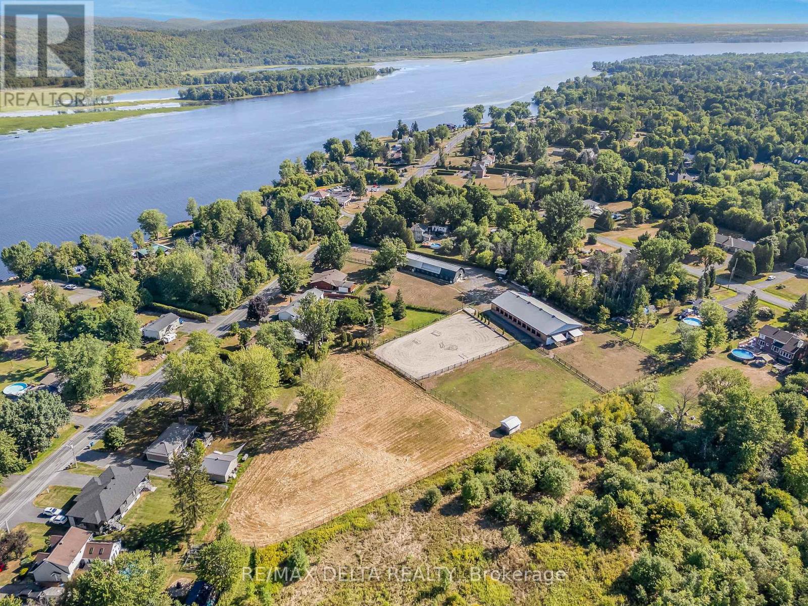 455 Front Road W