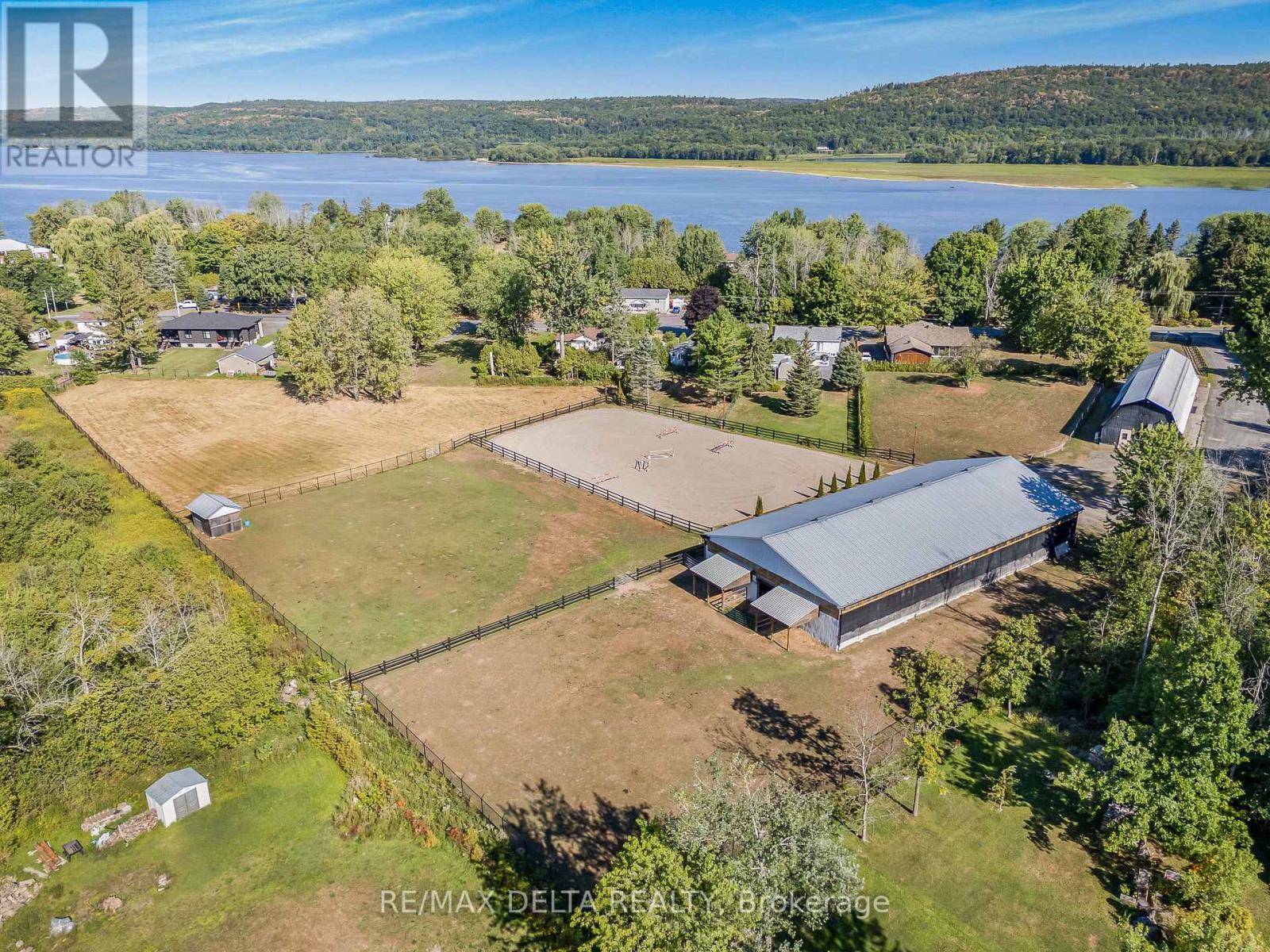 455 Front Road W