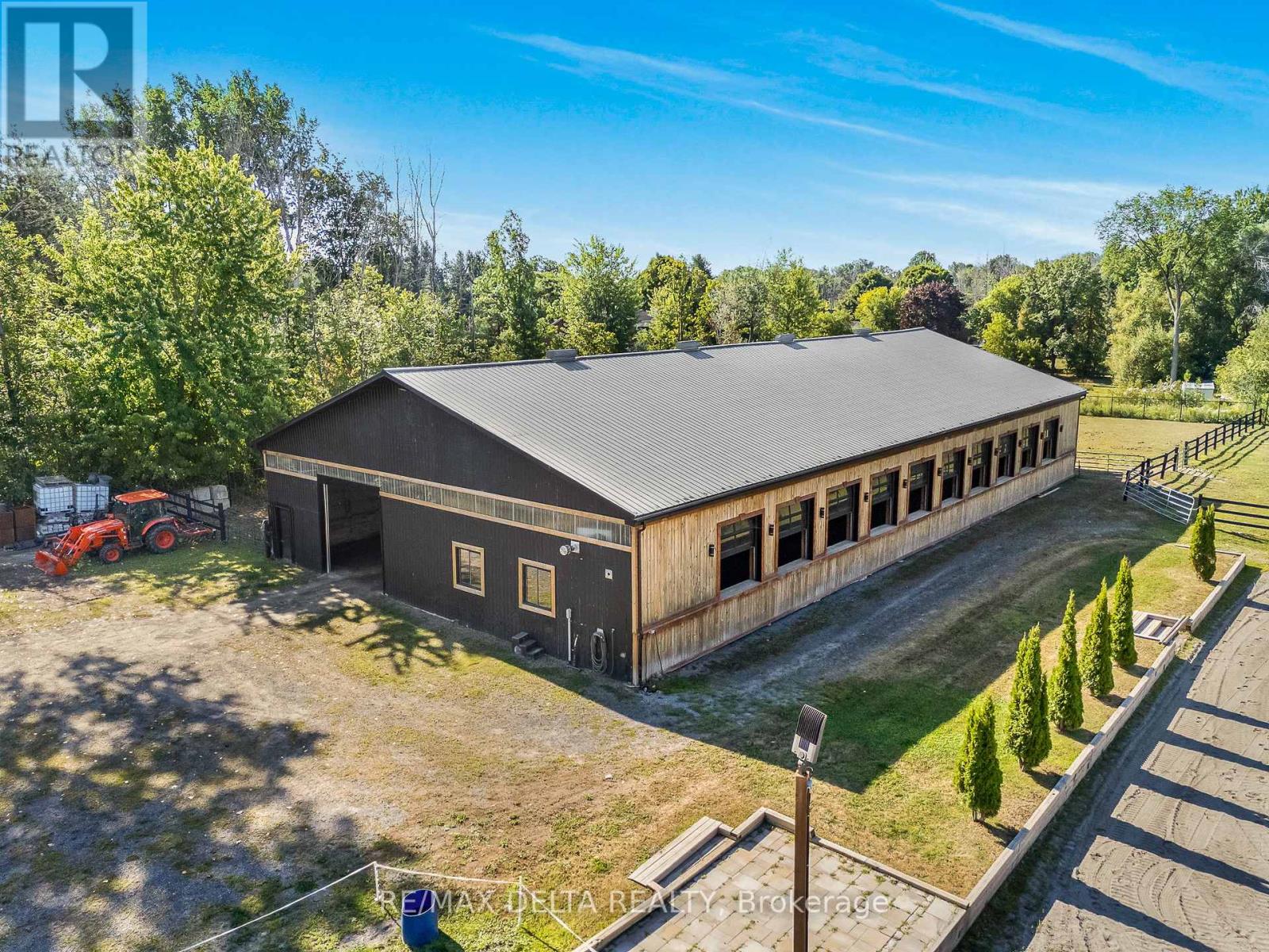 455 Front Road W