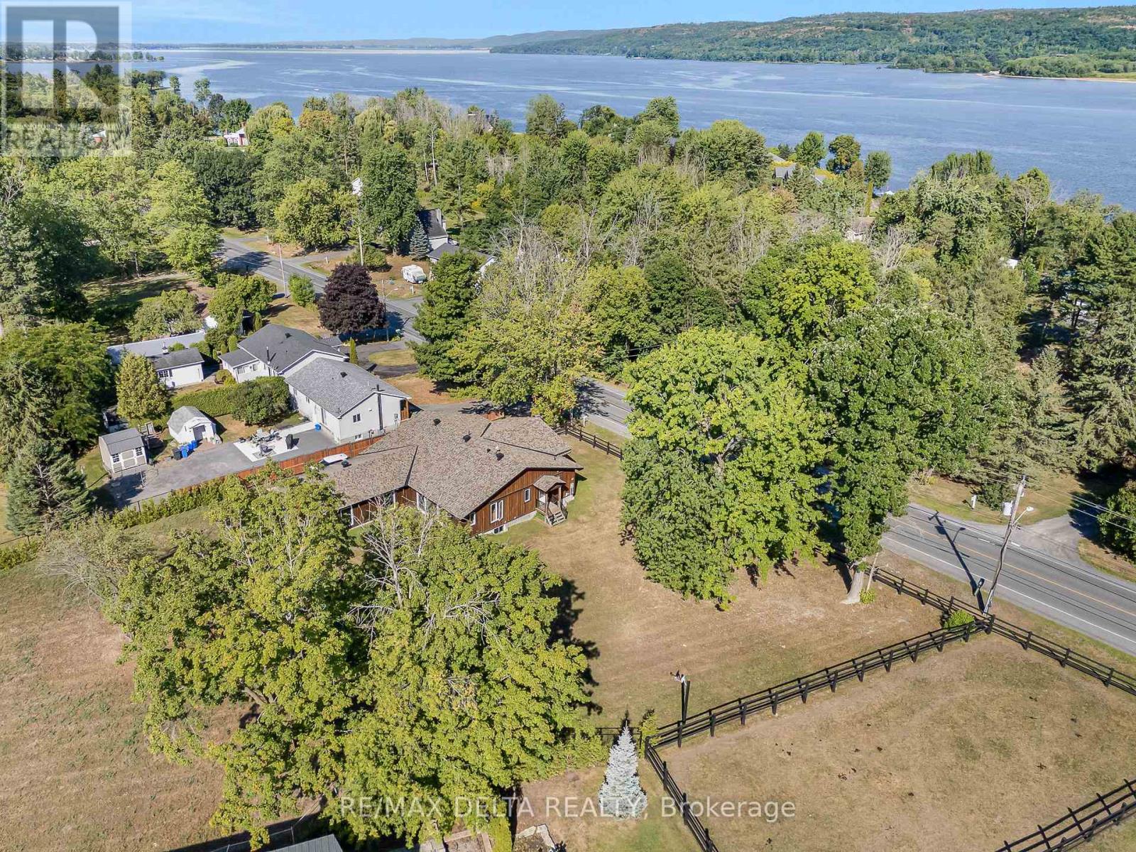 455 Front Road W