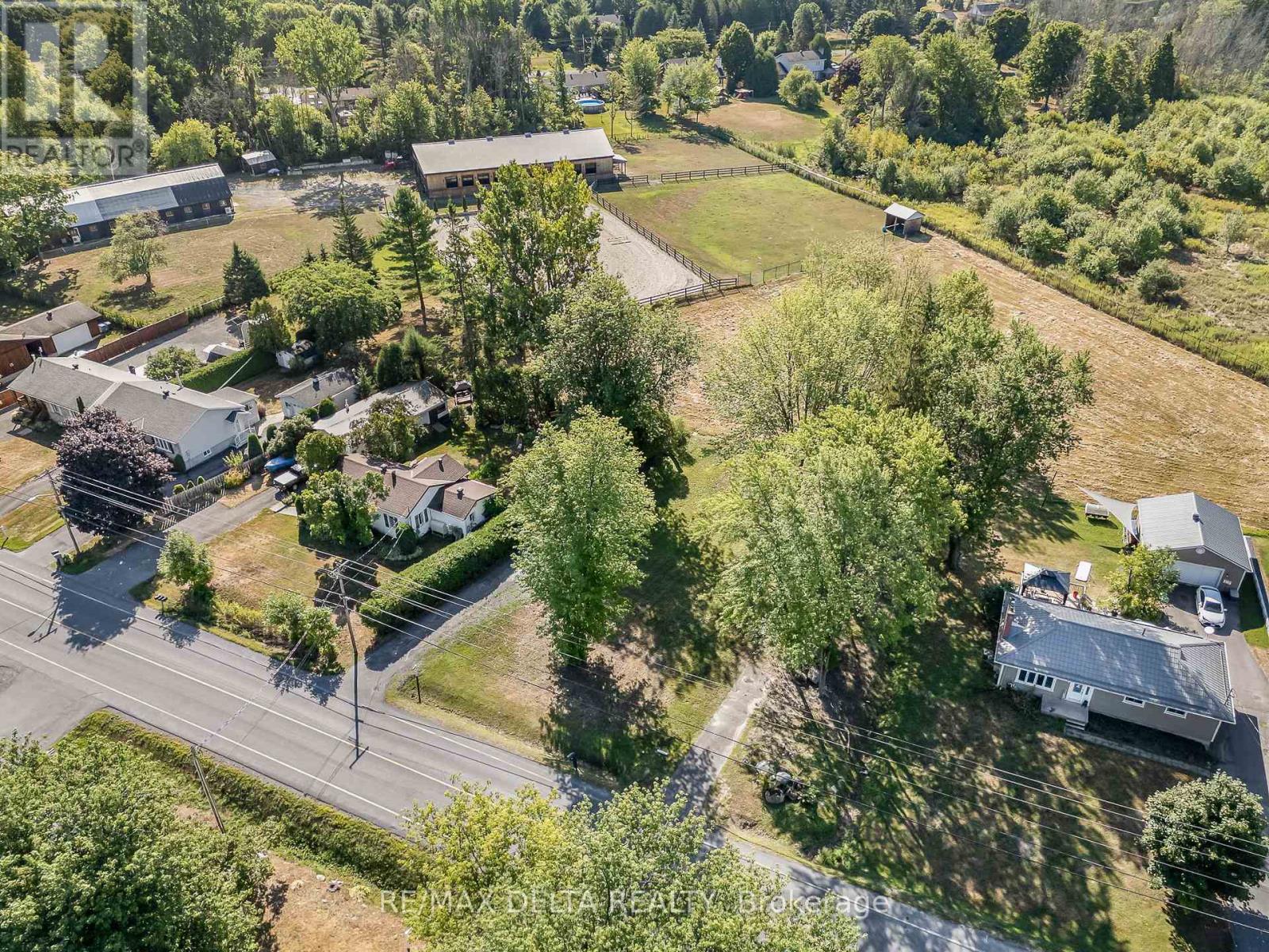 455 Front Road W