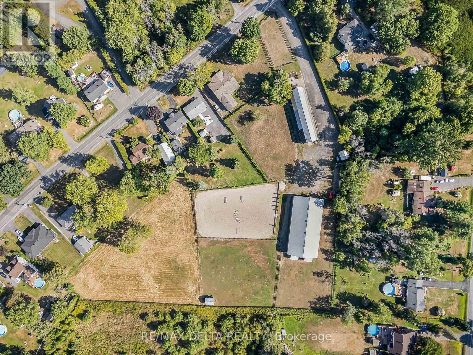 455 Front Road W