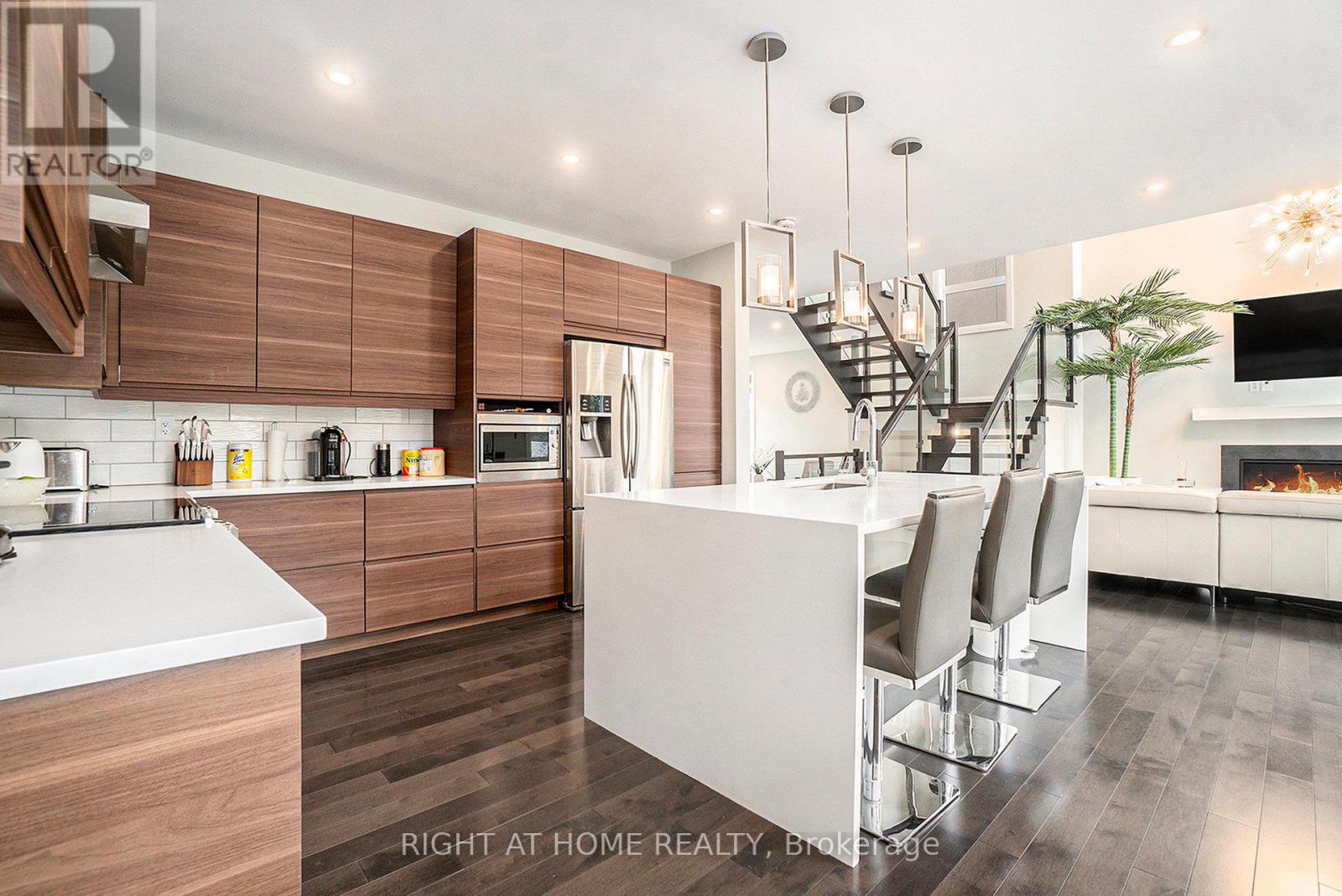 17 Rideau Heights Drive