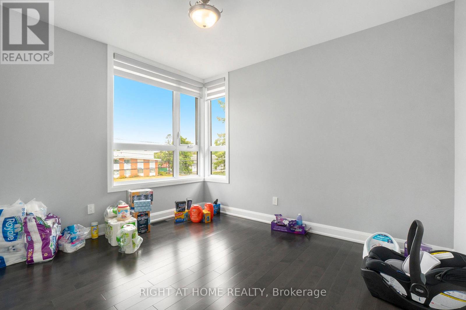 17 Rideau Heights Drive