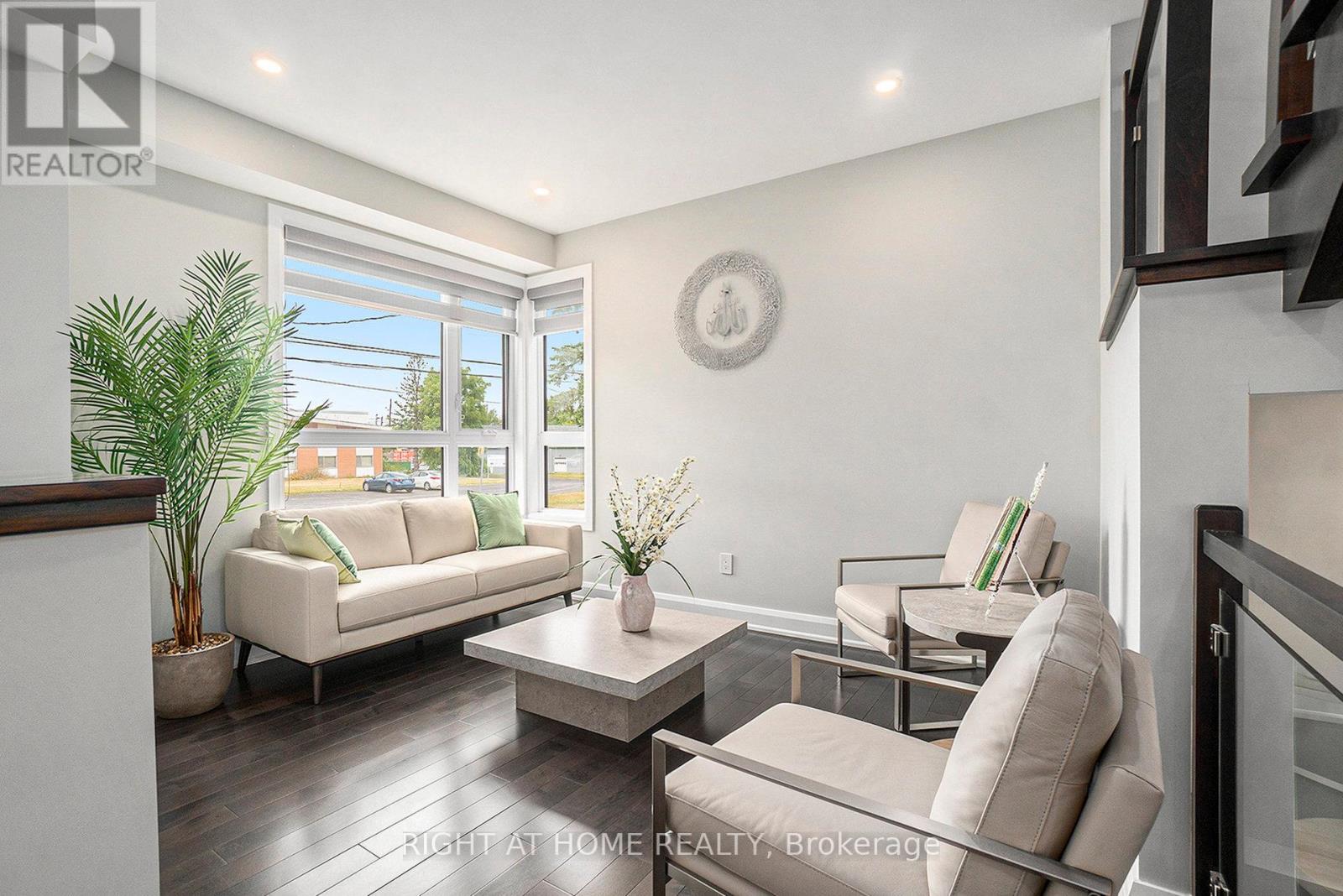17 Rideau Heights Drive