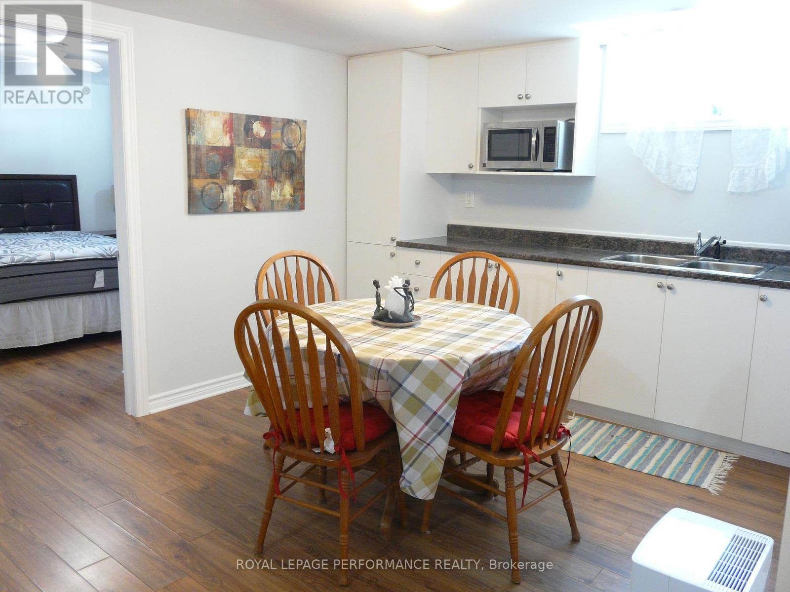 1225 Campeau Crescent