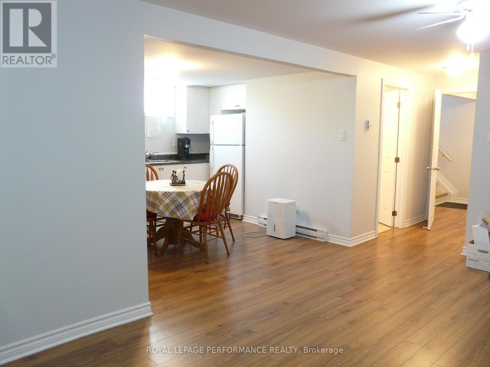1225 Campeau Crescent