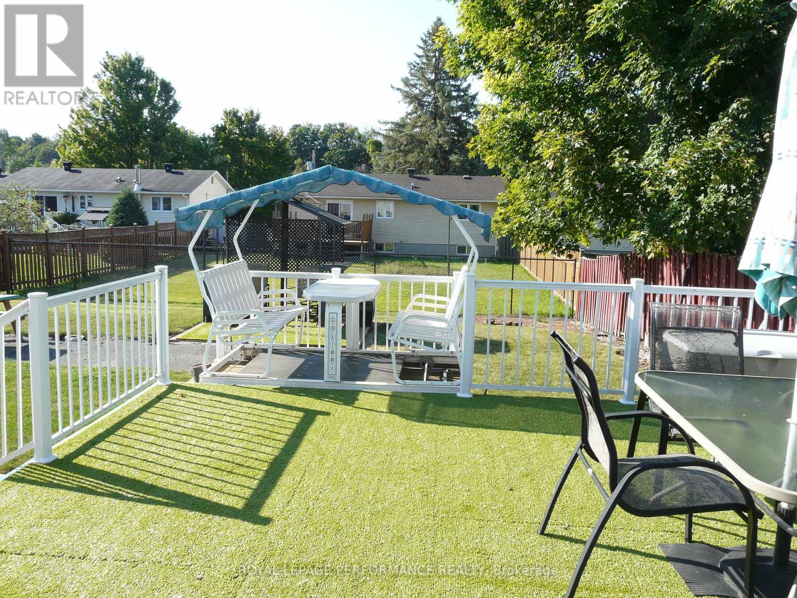 1225 Campeau Crescent
