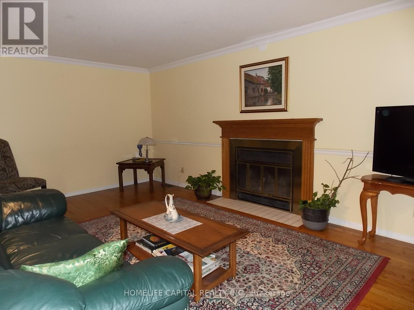 1804 Robinwood Place