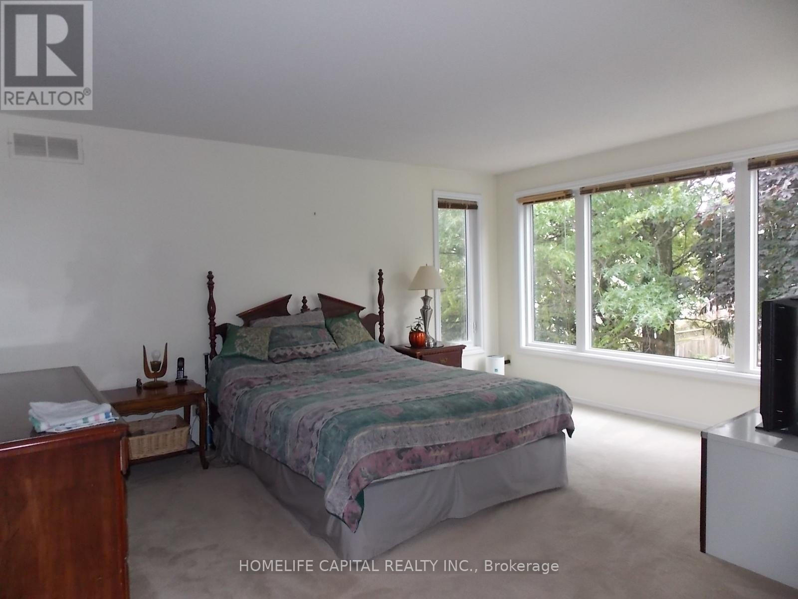1804 Robinwood Place