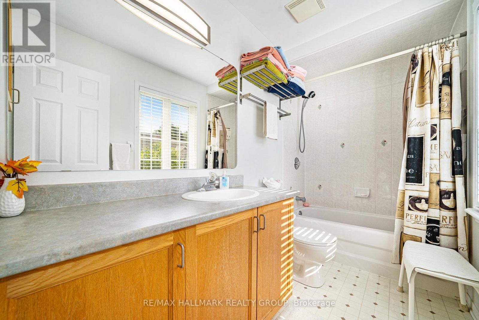 7 Maple Park Private