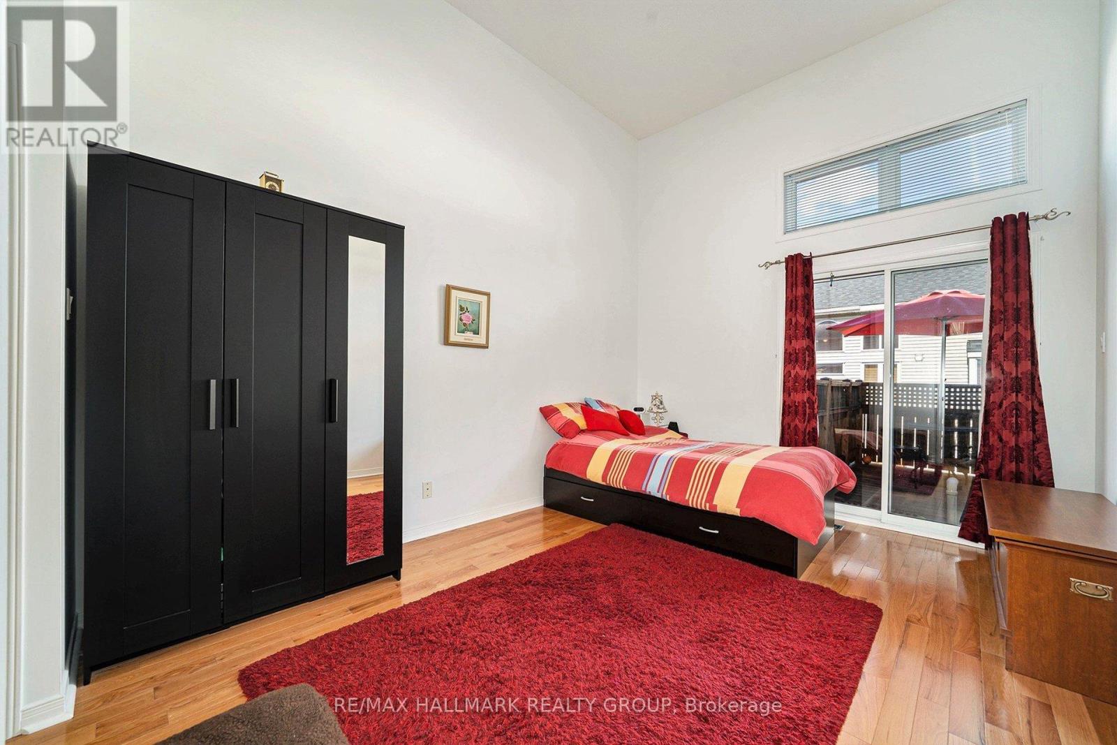 7 Maple Park Private