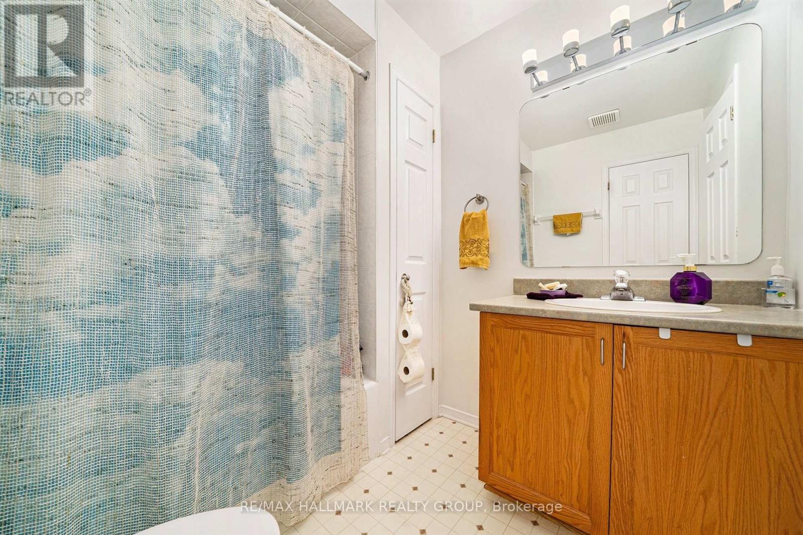7 Maple Park Private