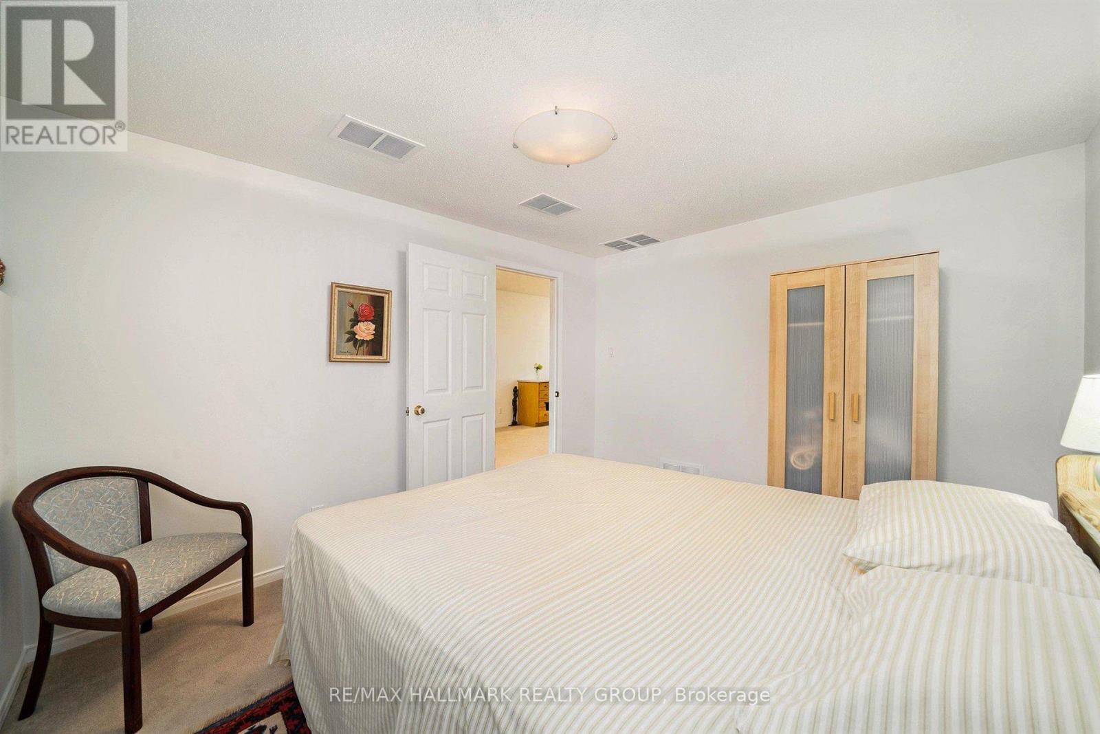 7 Maple Park Private