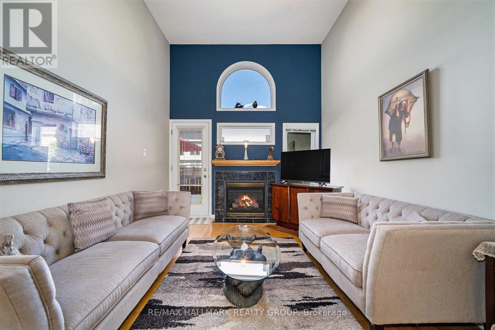 7 Maple Park Private