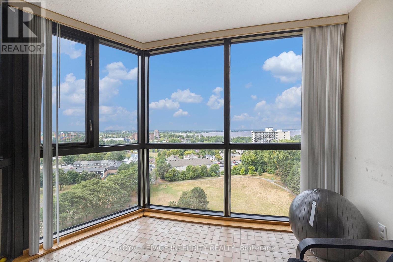 1608 - 2871 Richmond Road