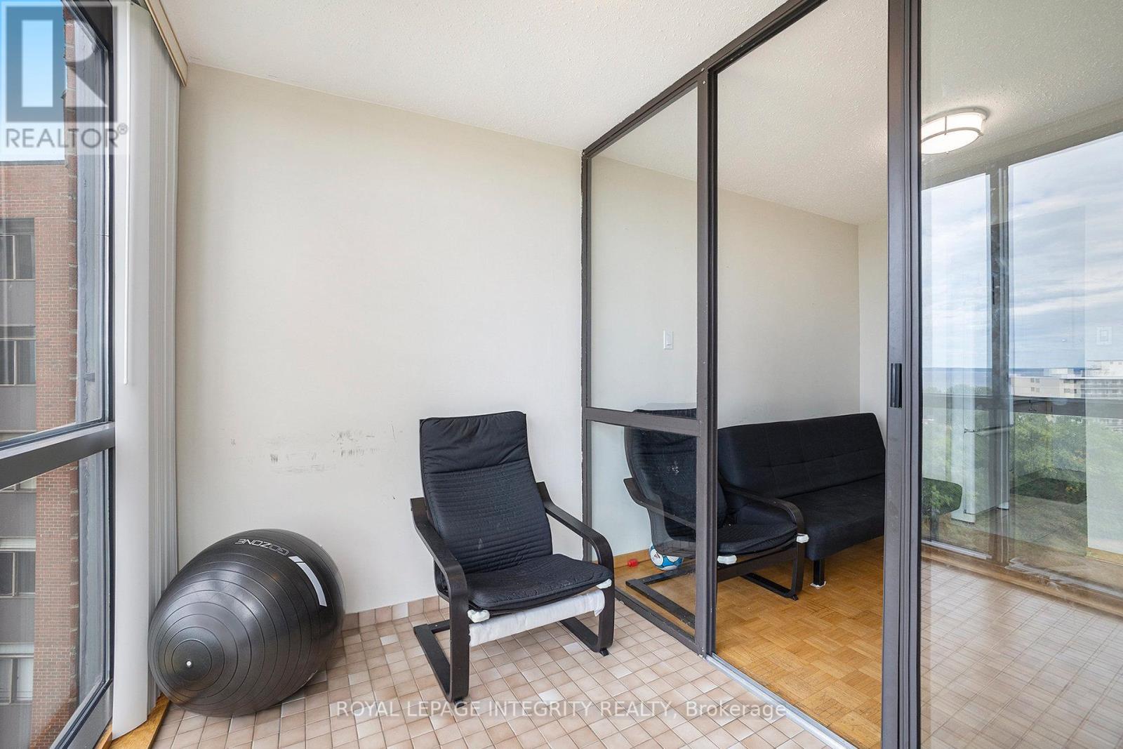 1608 - 2871 Richmond Road