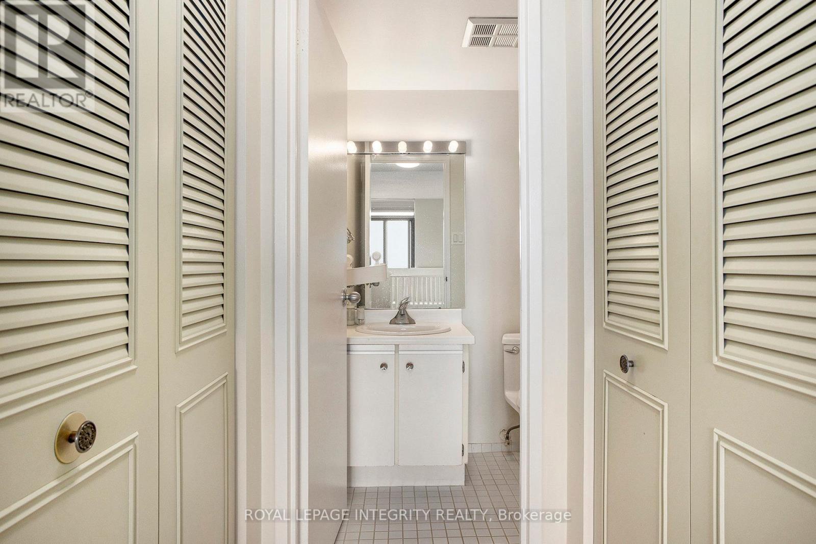 1608 - 2871 Richmond Road