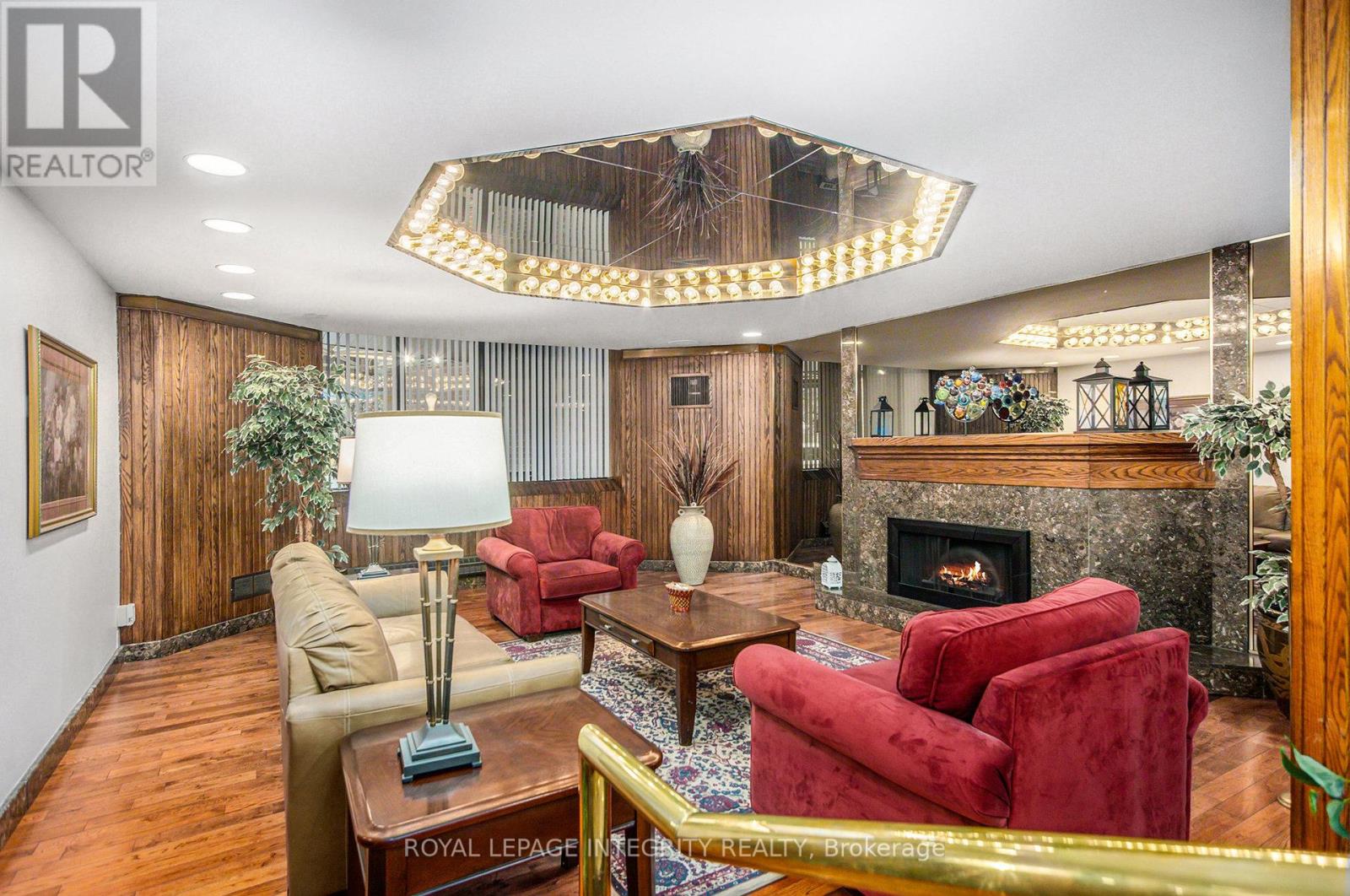 1608 - 2871 Richmond Road
