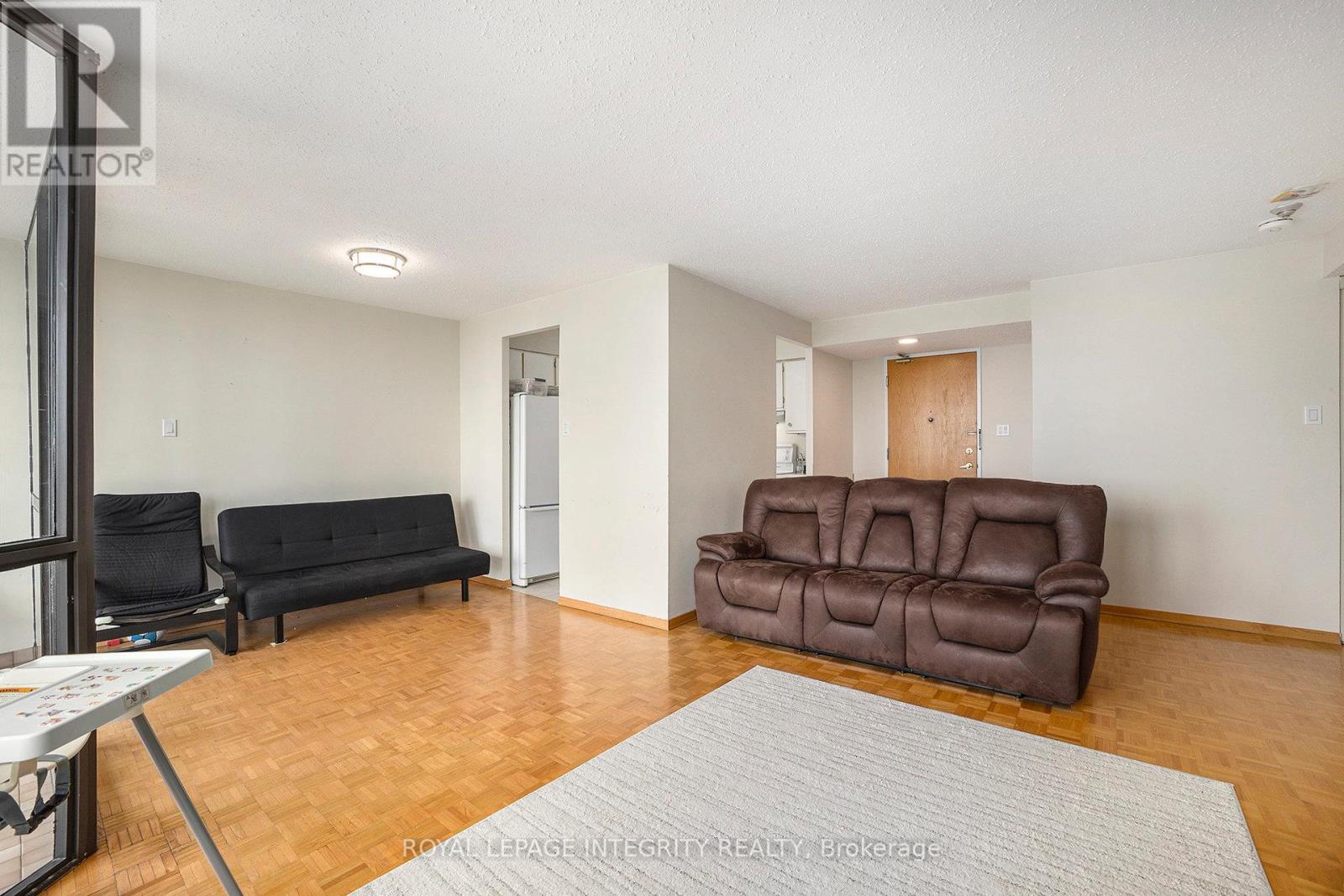 1608 - 2871 Richmond Road