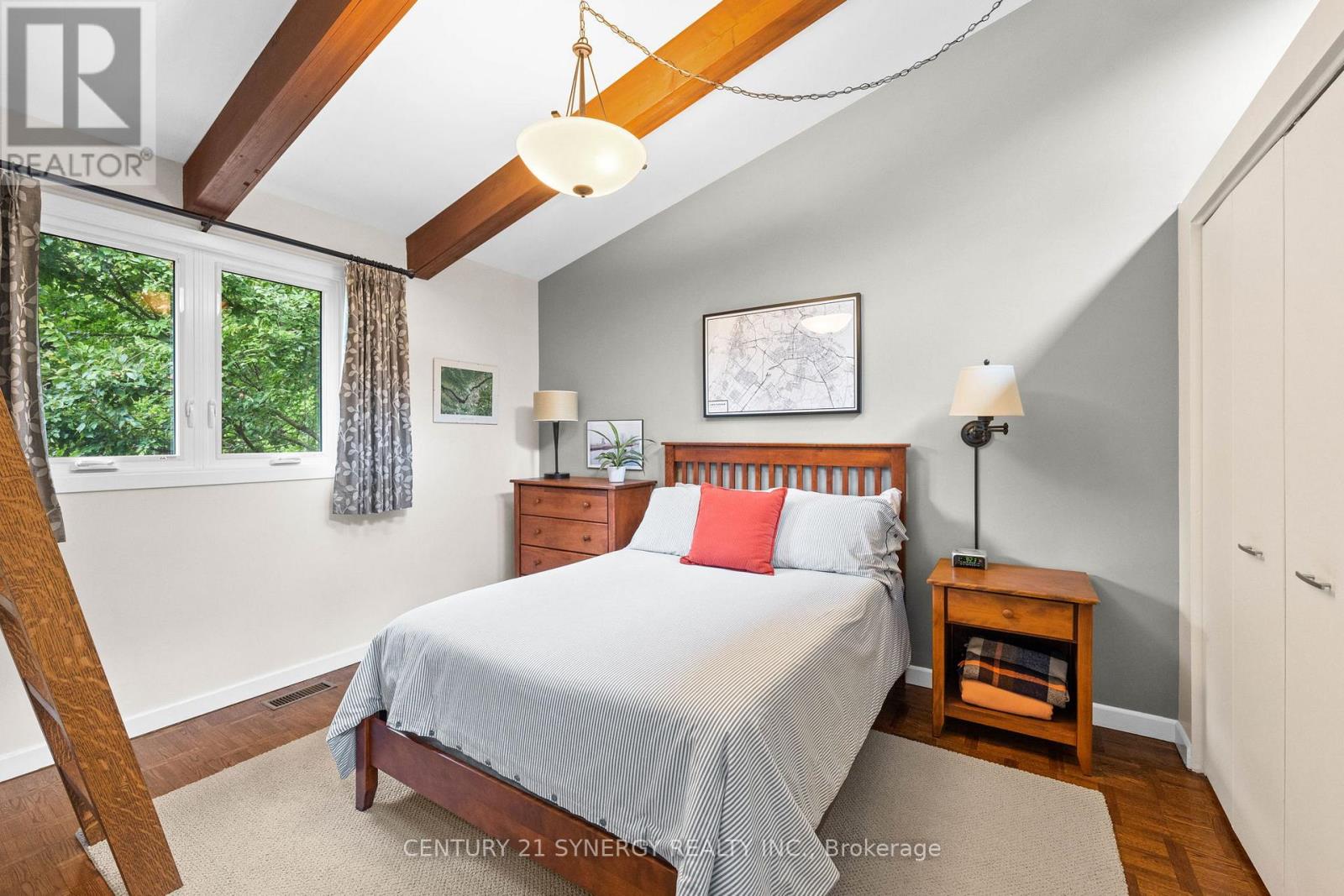 5984 Third Line Road N